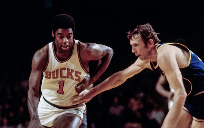 纽卡斯尔曾 纽卡斯尔曾