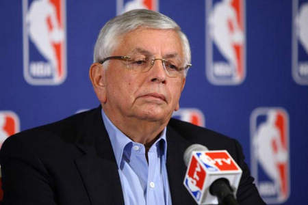 传奇杯 S2： FunPlus Phoenix 的三大核心持续施压，而 Wx 的 Ashe 独自挣扎； Doinb 的团队取得了他们的首场胜利。